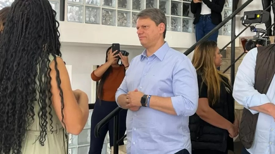 Cinegrafista que filmou Tarcísio em Paraisópolis pede demissão da Jovem Pan