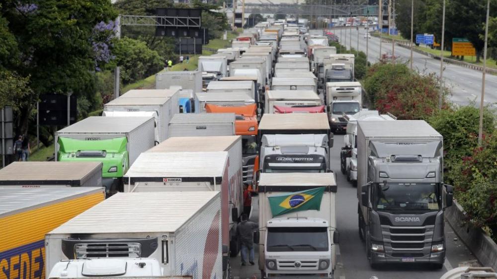 Caminhões de atos antidemocráticos foram usados para tráfico de drogas e contrabando