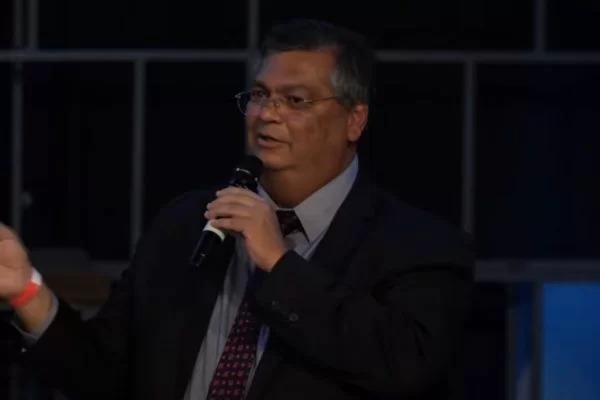 Dino sobre vandalismo: gestão Lula tomará providências logo após posse