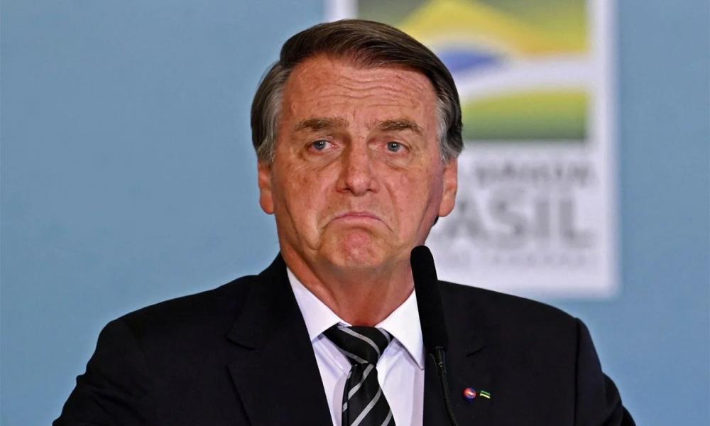 TSE pode tornar Bolsonaro inelegível, mas prisão é vista como improvável
