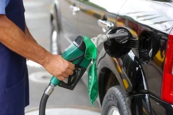 Governo volta a taxar combustíveis; veja como a medida afeta o seu bolso