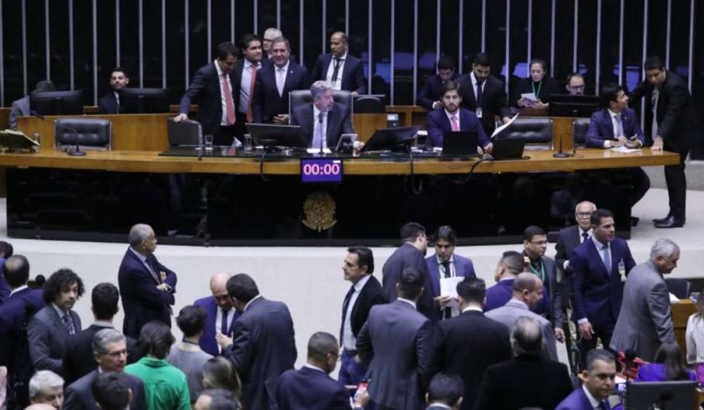 Com 382 votos favoráveis, Câmara aprova pec da reforma tributária