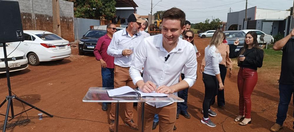 Rio Brilhante celebra lançamento da pavimentação asfáltica e drenagem no Bairro Camargo
