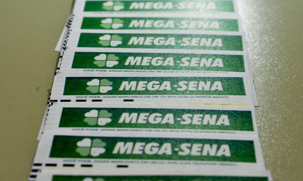 Mega acumula e prêmio vai a R$ 135 milhões; veja dezenas sorteadas