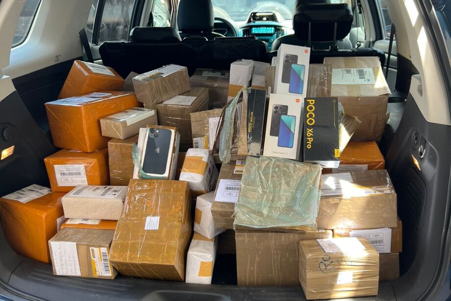 Receita Federal apreende cerca de 300 celulares com notas fiscais frias nos Correios da Capital