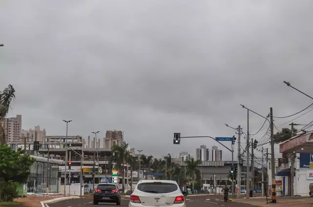 Sábado amanhece com céu nublado e previsão é de temperatura amena