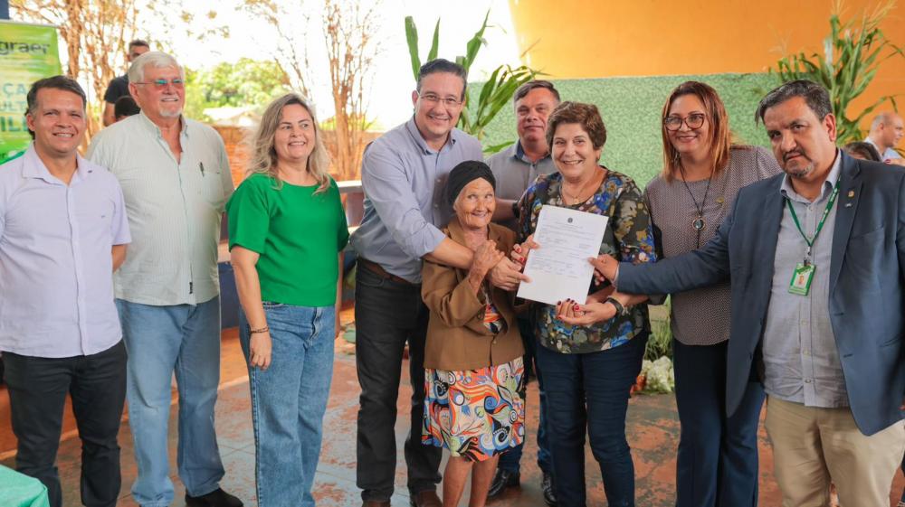 Prefeito Paleari entrega títulos de terra e garante dignidade aos agricultores familiares de Nova Alvorada do Sul